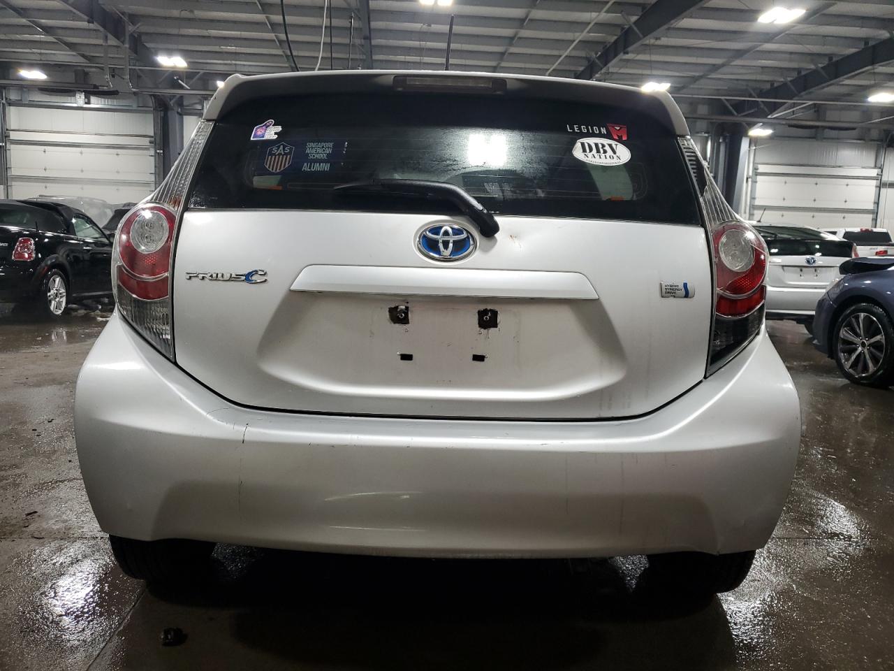 2014 Toyota Prius - Image 6