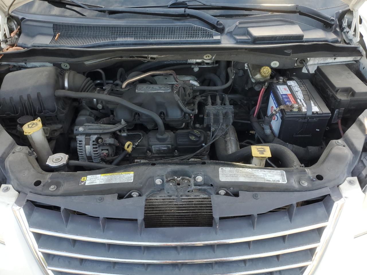 2010 Chrysler Town & Country - Image 12
