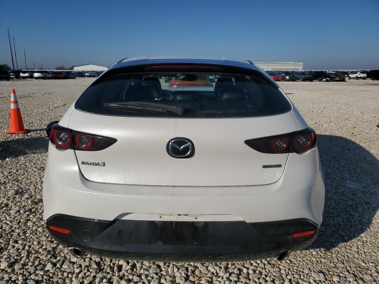 2021 Mazda 3 - Image 6