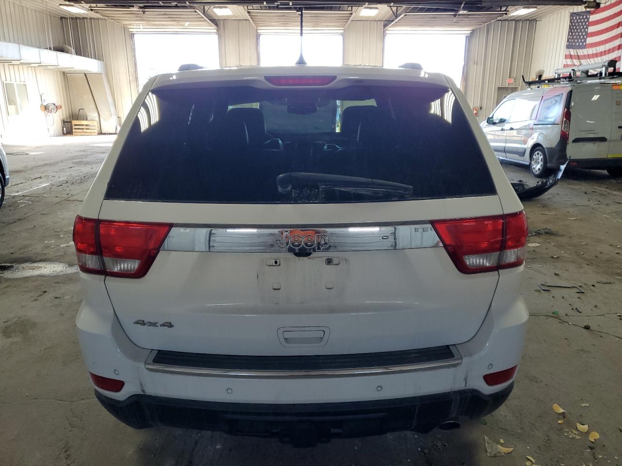 2011 Jeep Grand Cherokee - Image 6