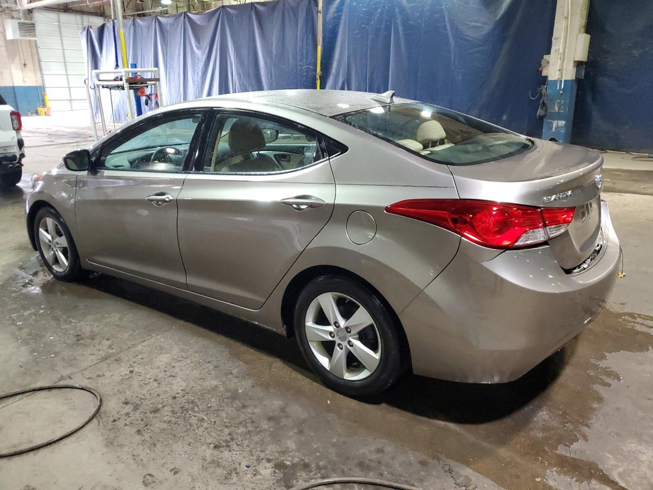 2013 Hyundai Elantra - Image 2
