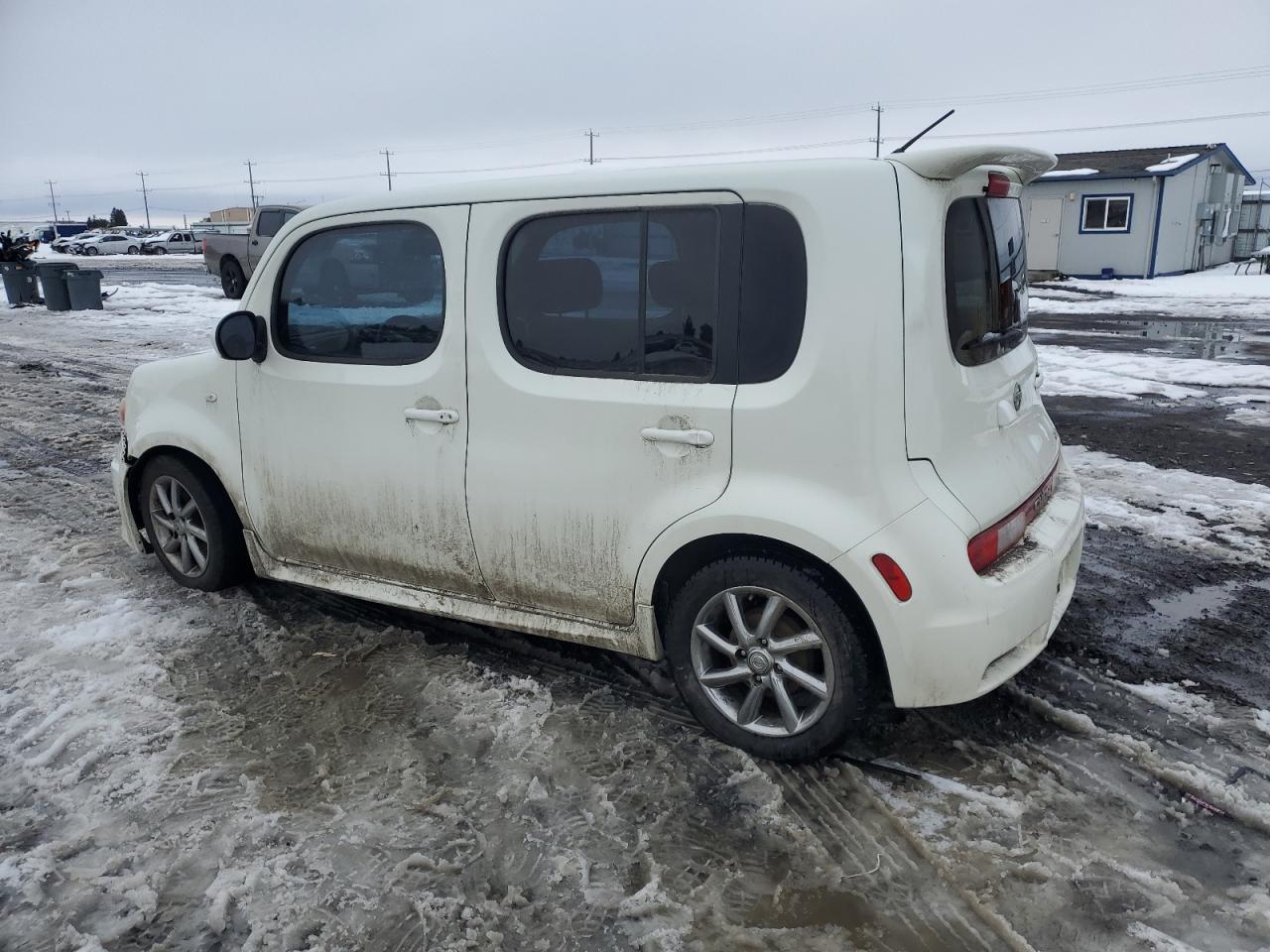 2010 Nissan Cube - Image 2