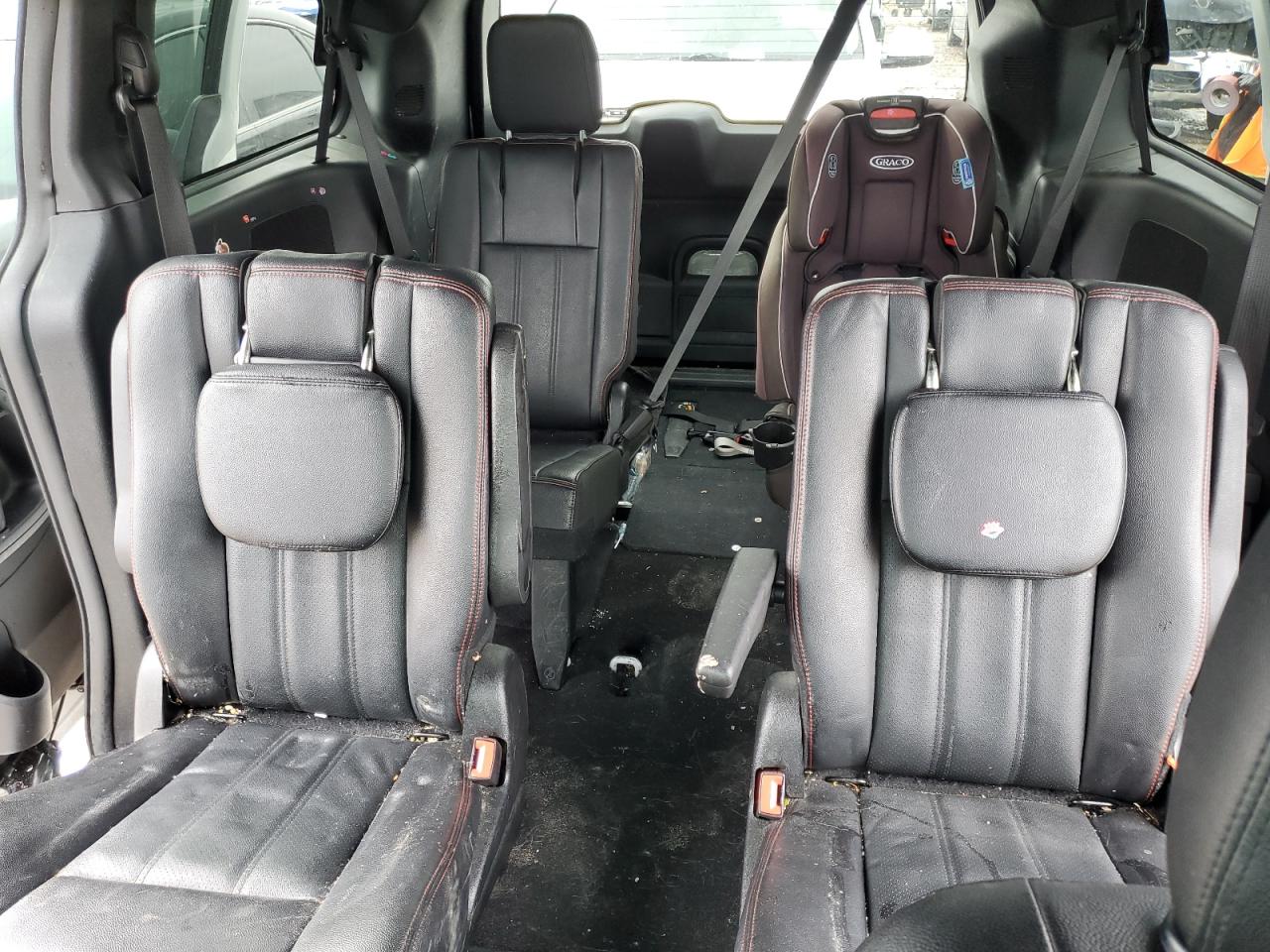 2019 Dodge Caravan - Image 10