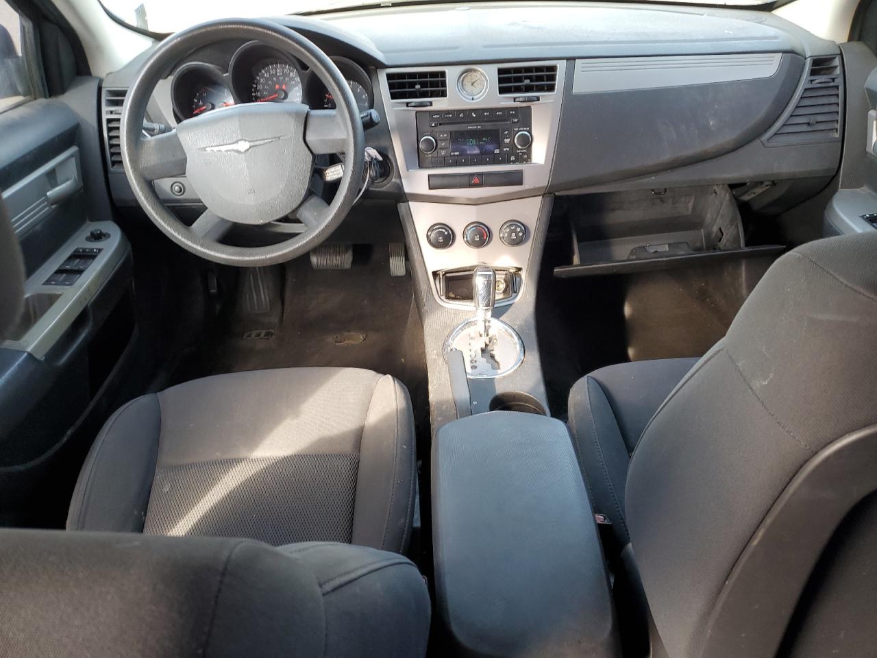 2010 Chrysler Sebring - Image 8