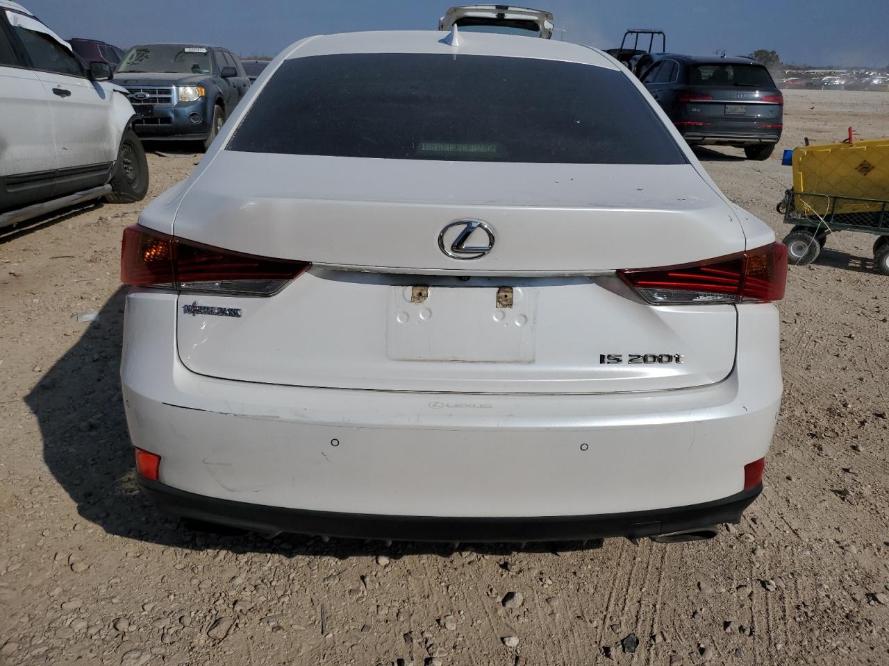 2017 Lexus IS - Image 6