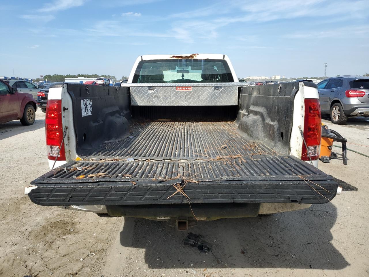 2009 GMC Sierra - Image 6