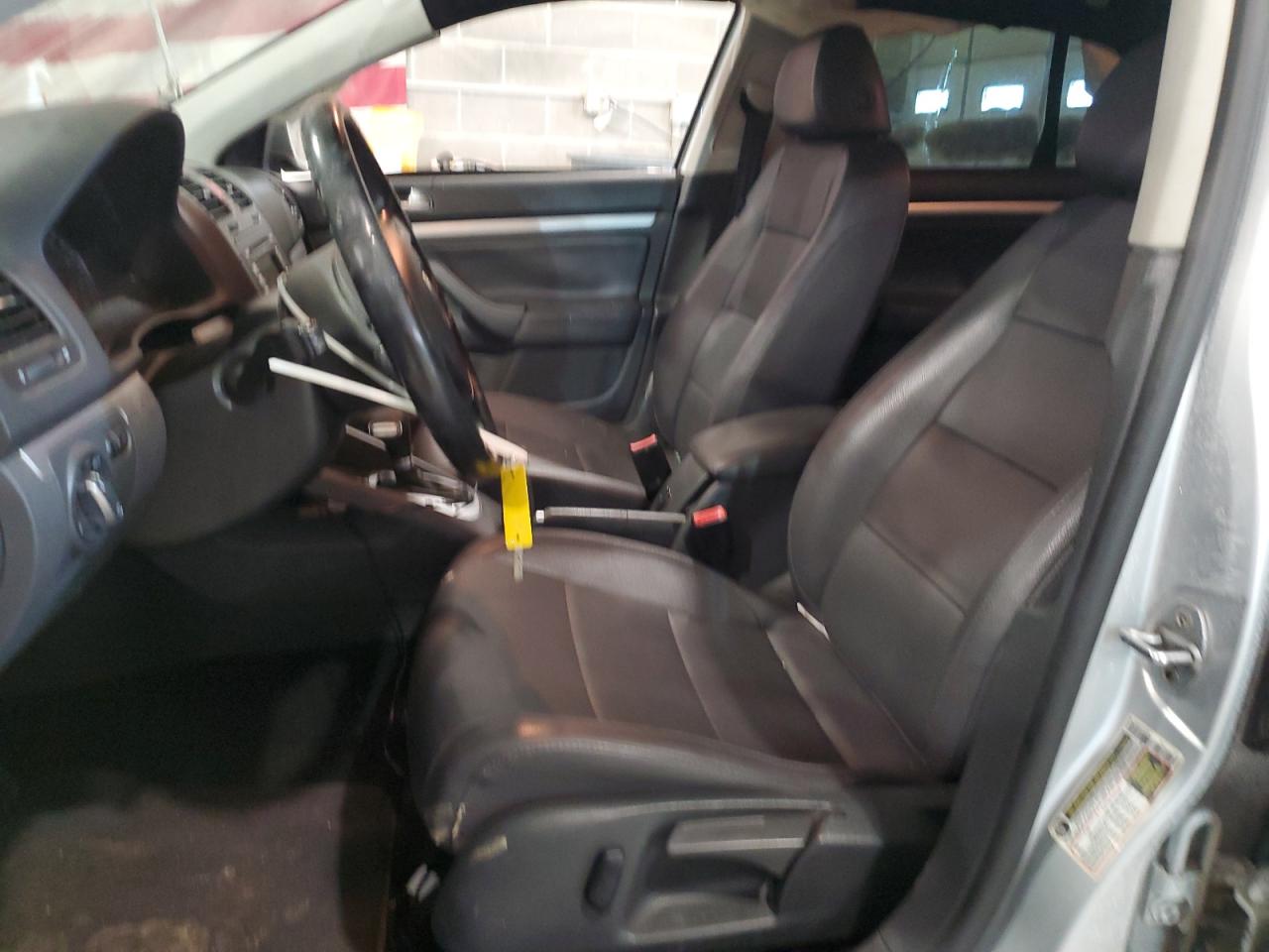 2006 Volkswagen Jetta - Image 7
