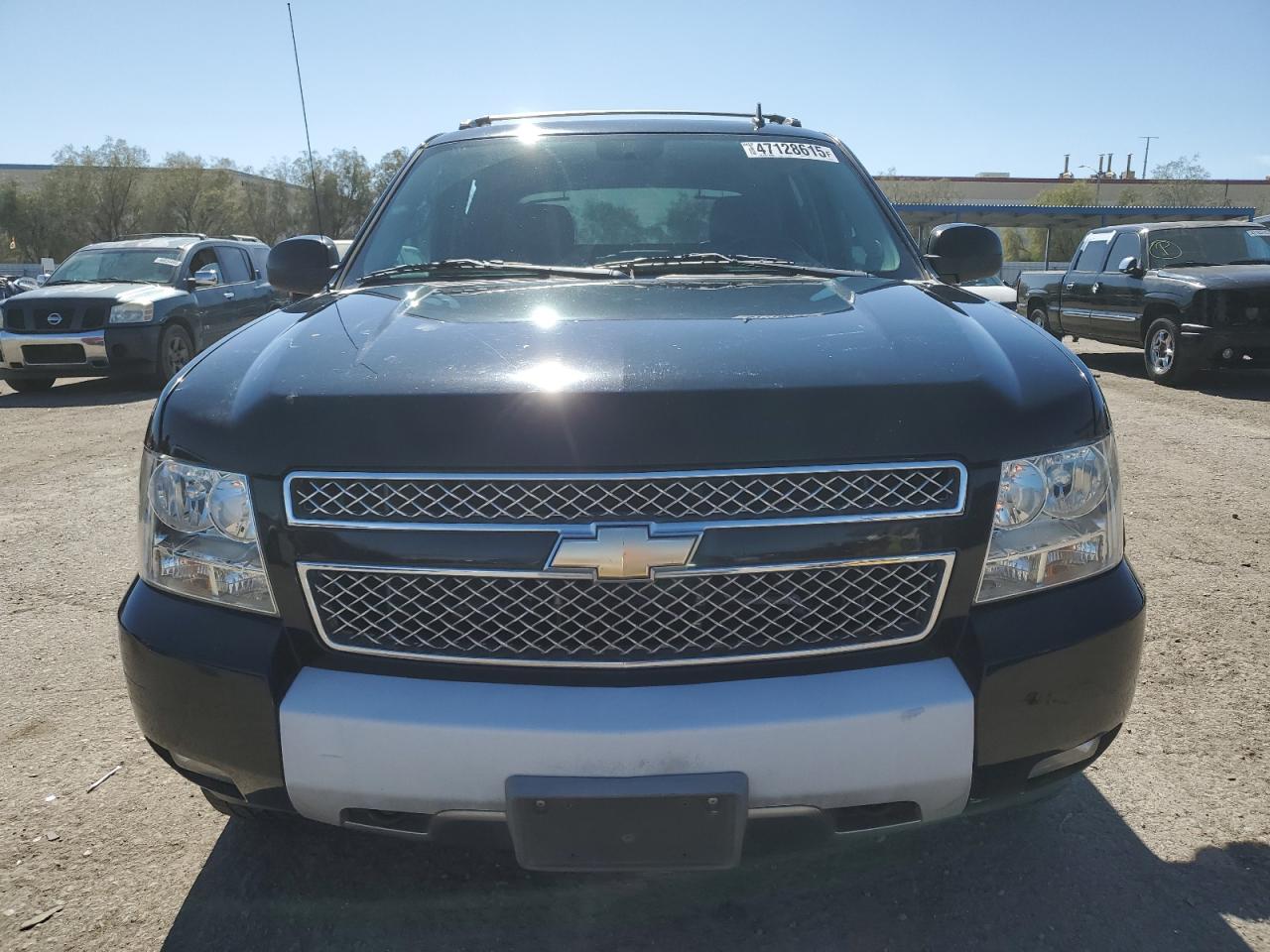 2011 Chevrolet Avalanche - Image 5