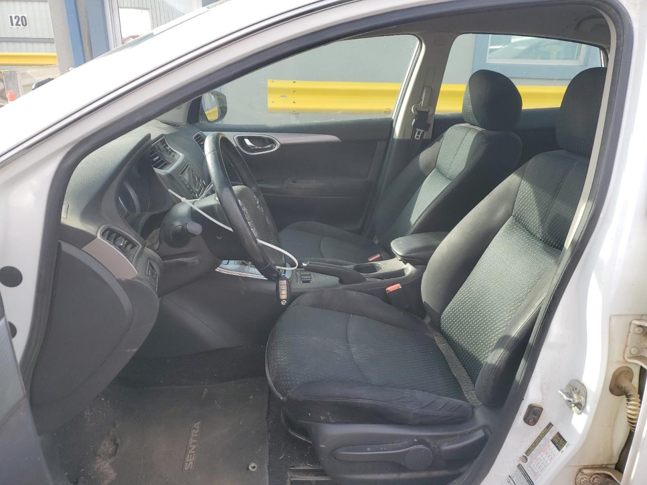 2015 Nissan Sentra - Image 7