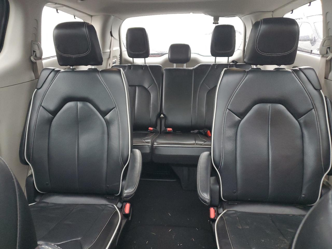 2022 Chrysler Pacifica - Image 10