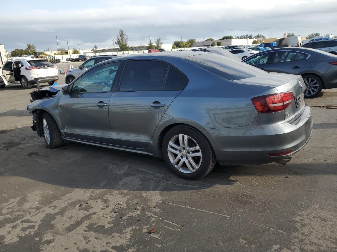 2018 Volkswagen Jetta - Image 2