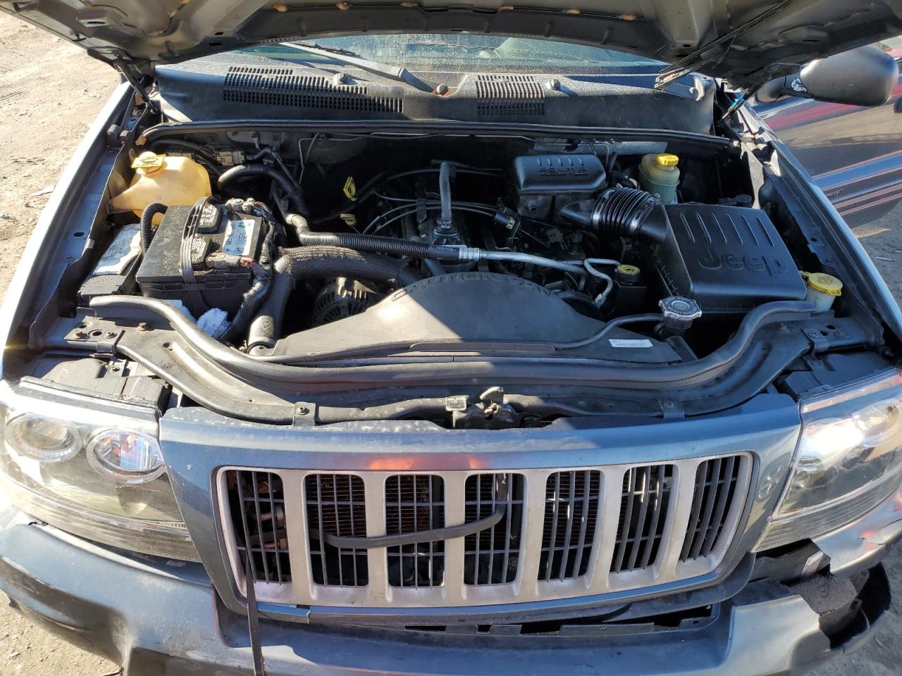 2004 Jeep Grand Cherokee - Image 12