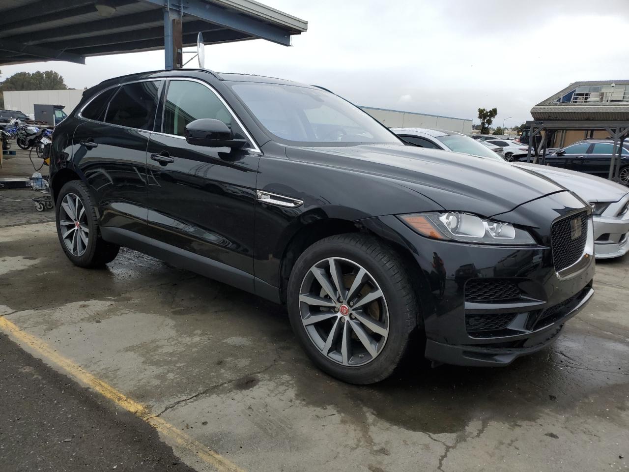 2019 Jaguar F-Pace - Image 4
