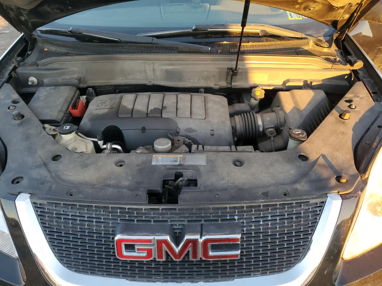 2011 GMC Acadia - Image 13