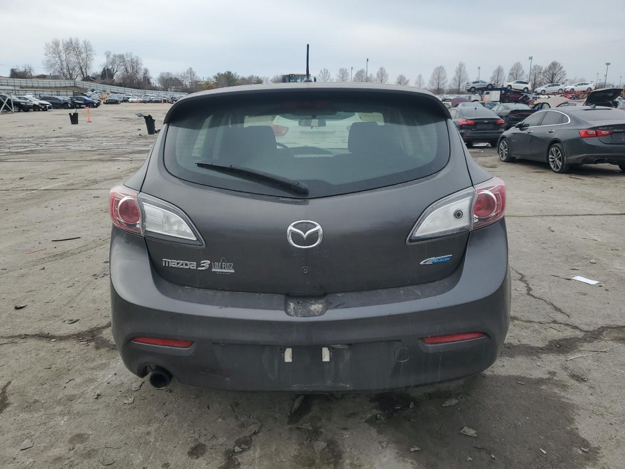 2013 Mazda 3 - Image 6