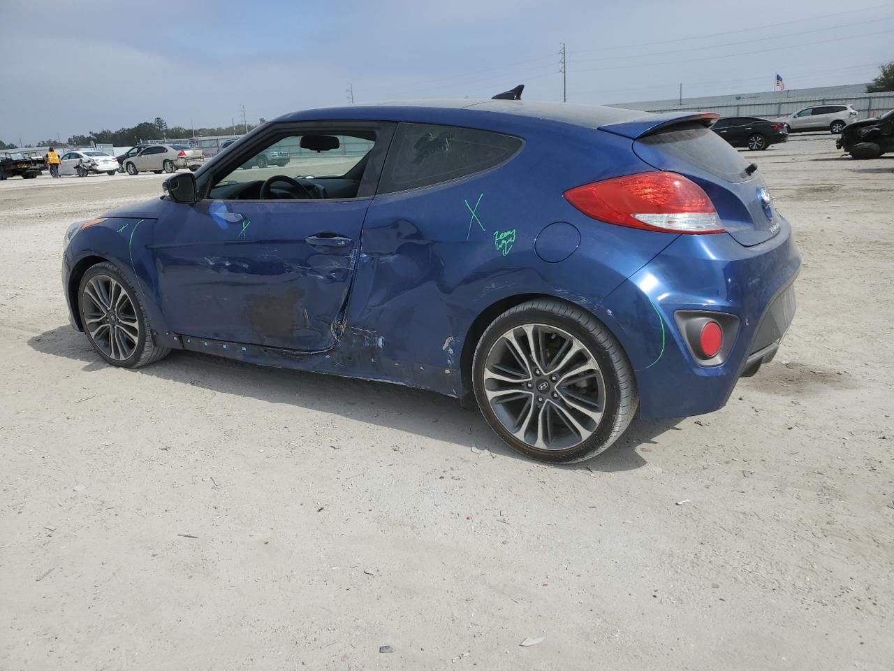 2017 Hyundai Veloster - Image 2