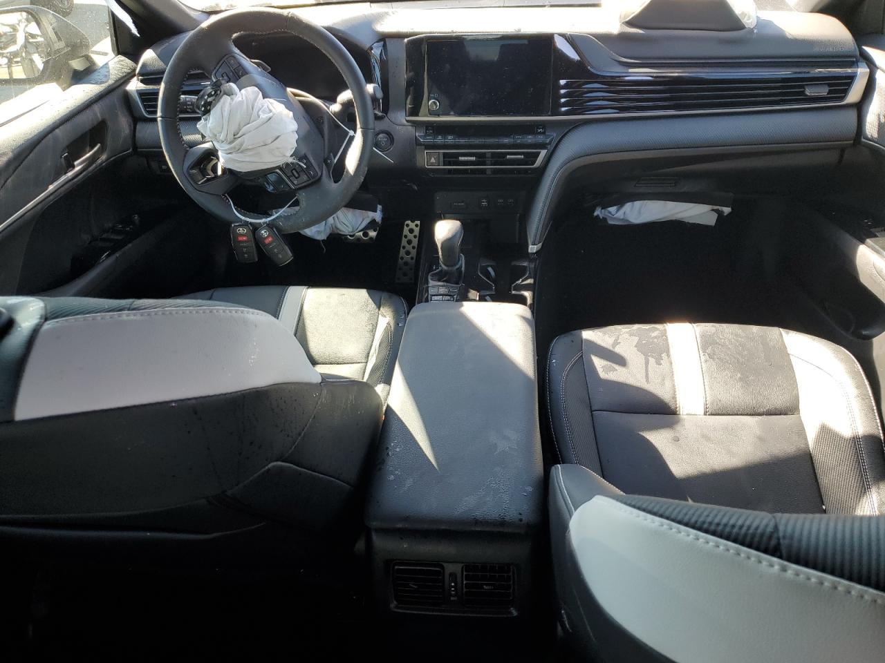 2025 Toyota Camry - Image 8