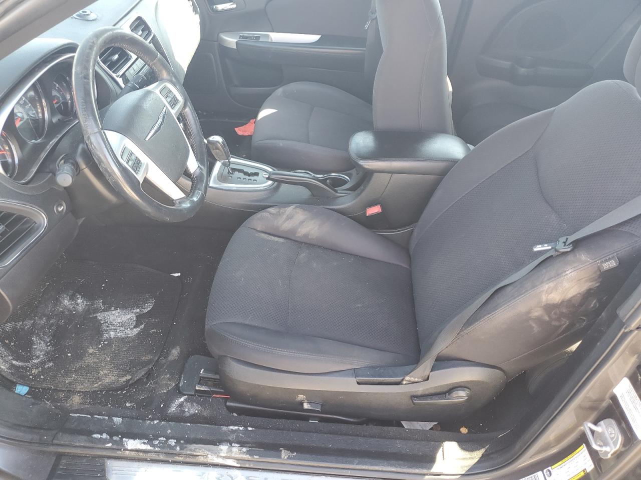 2014 Chrysler 200 - Image 7