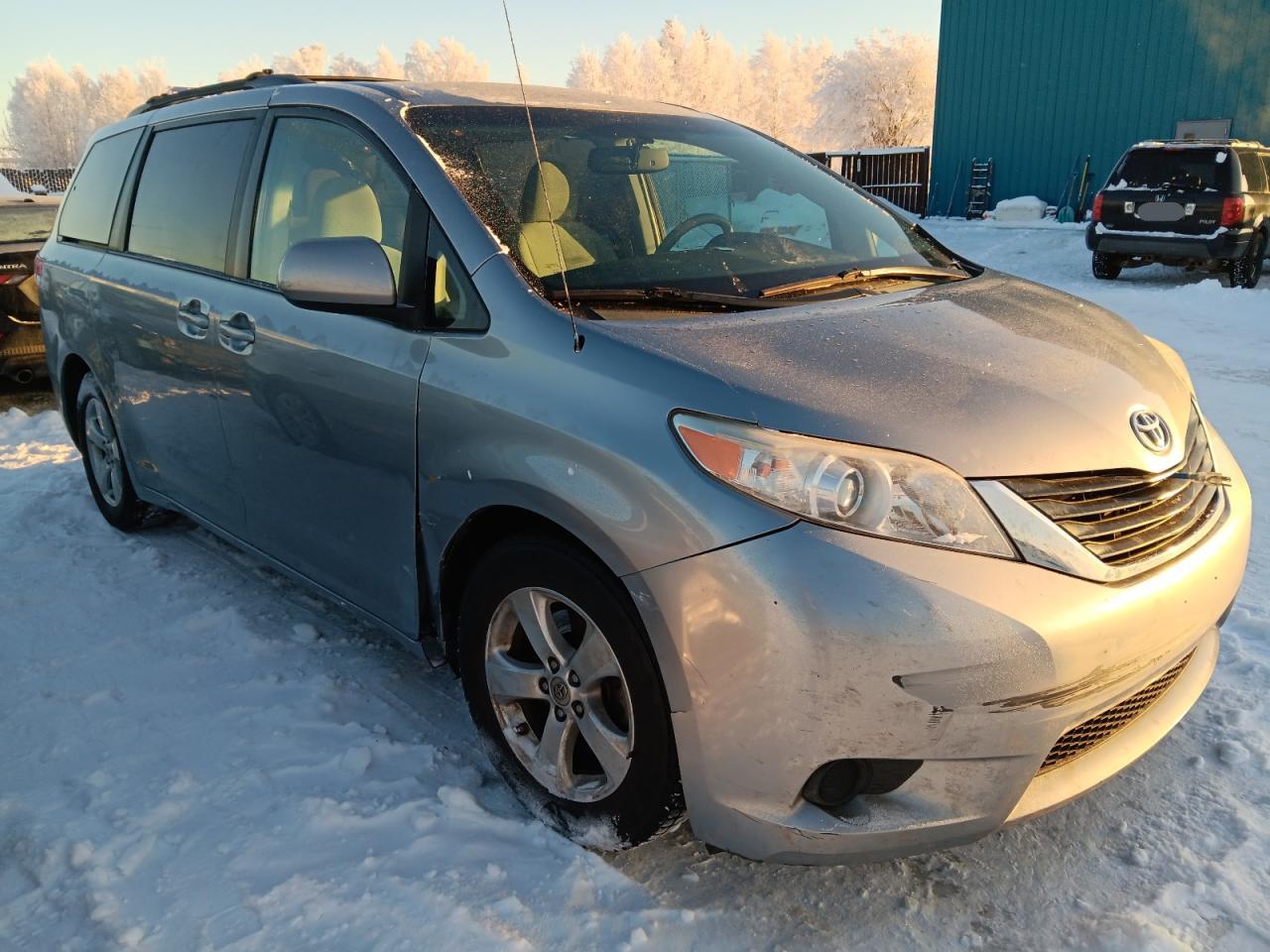 2011 Toyota Sienna - Image 4