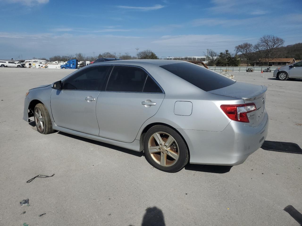 2014 Toyota Camry - Image 2