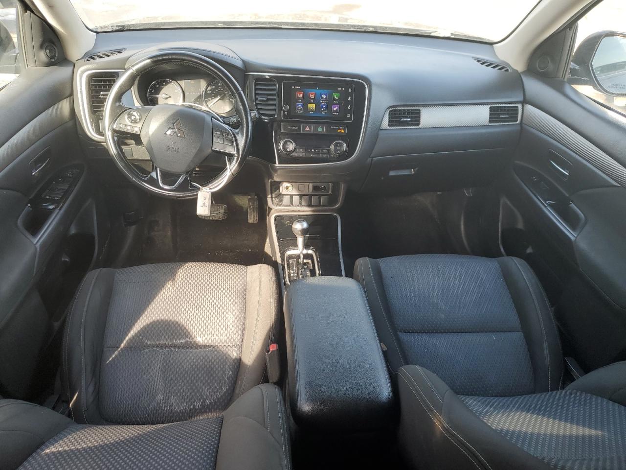 2017 Mitsubishi Outlander - Image 8