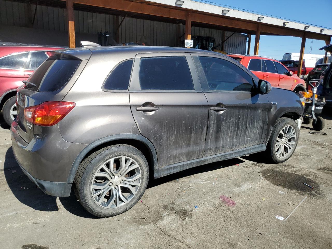 2017 Mitsubishi Outlander - Image 3