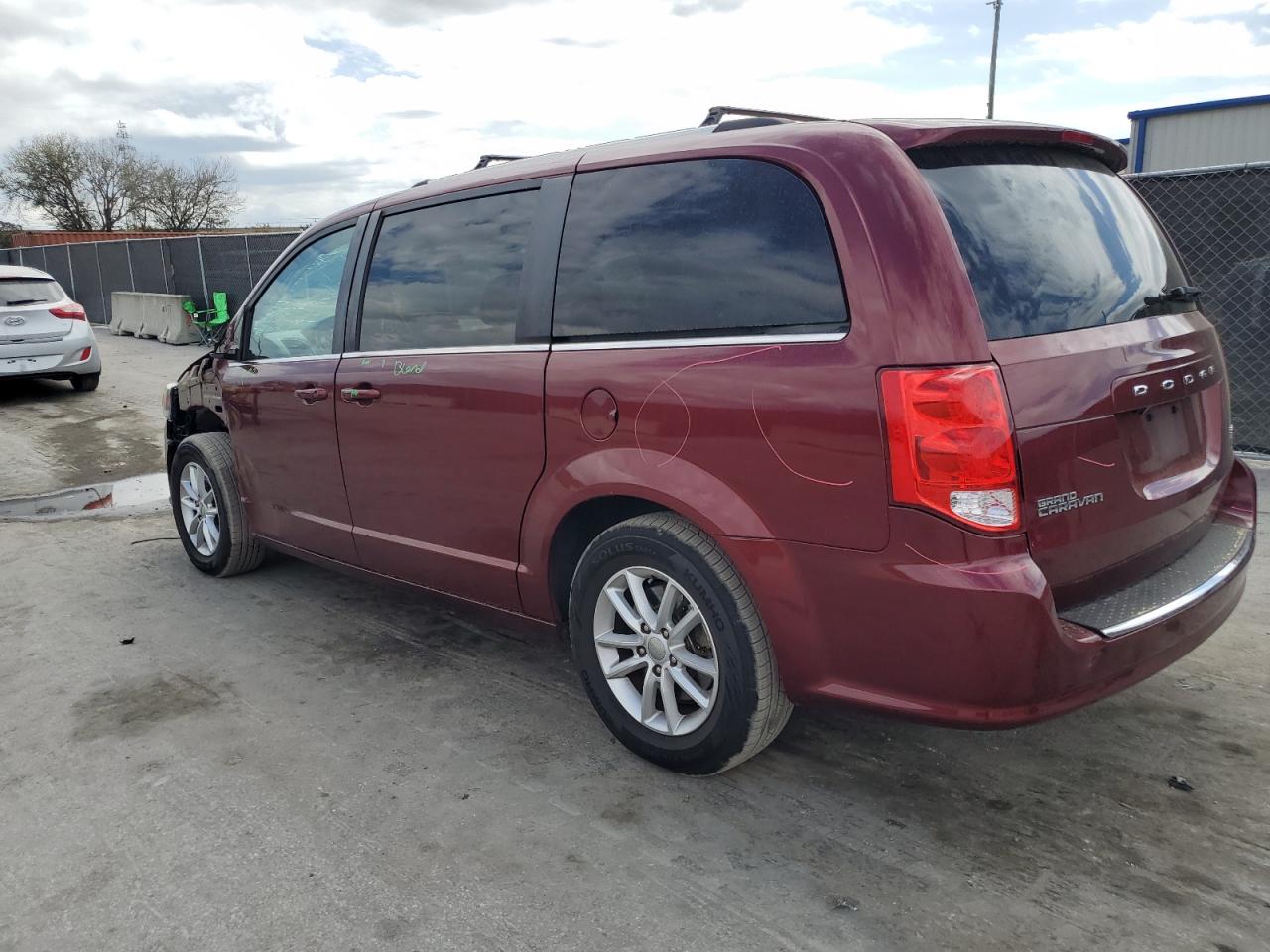 2019 Dodge Caravan - Image 2