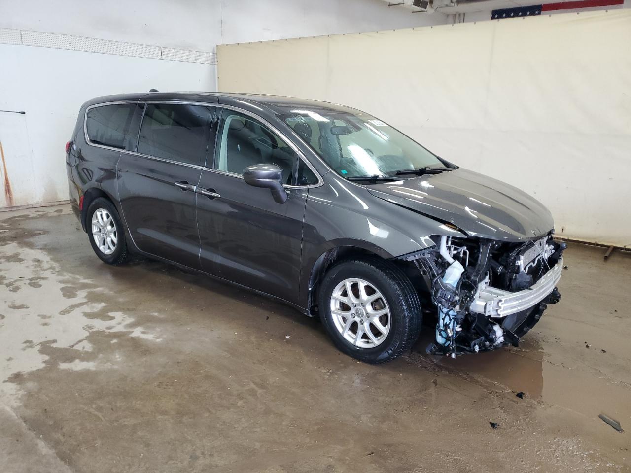 2020 Chrysler Pacifica - Image 4