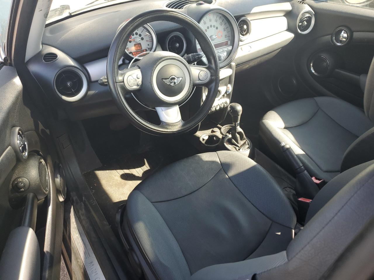2010 MINI Cooper - Image 8