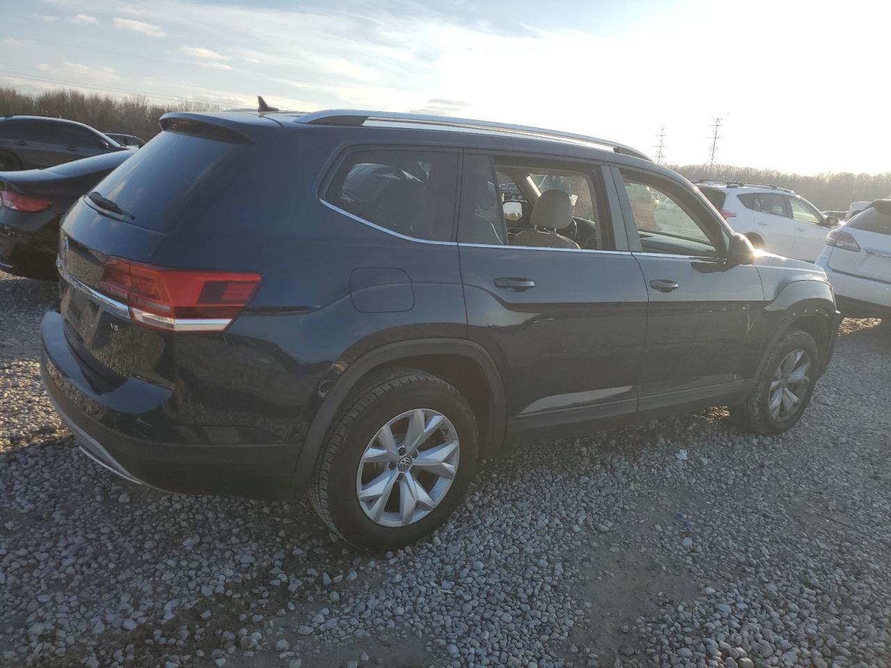 2018 Volkswagen Atlas - Image 3