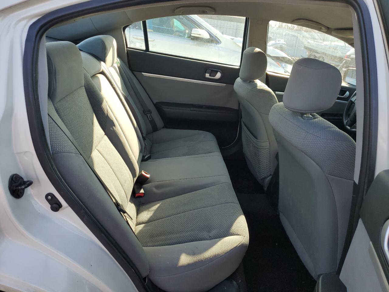 2007 Mitsubishi Galant - Image 10