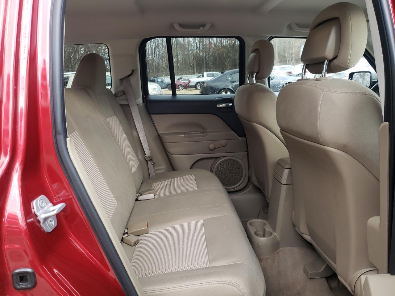 2013 Jeep Liberty (Patriot) - Image 11