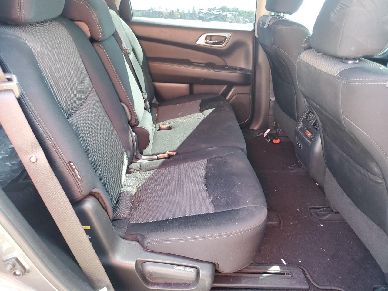 2019 Nissan Pathfinder - Image 11