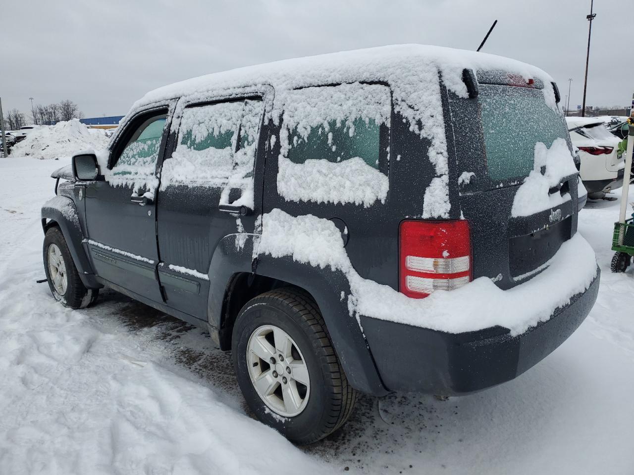 2010 Jeep Liberty (North America) - Image 2