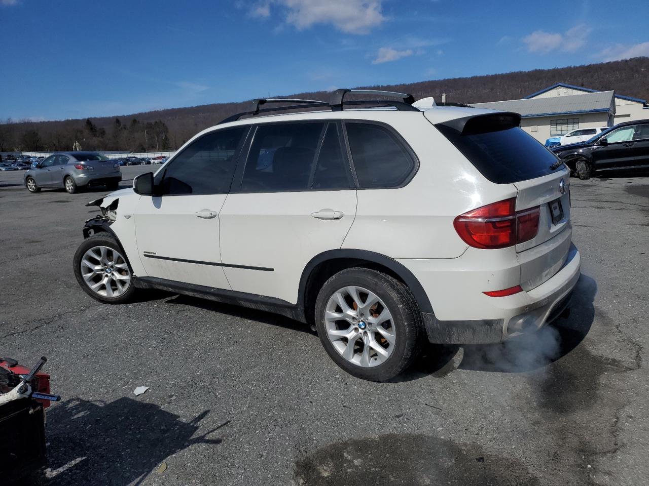 2011 BMW X5 - Image 2
