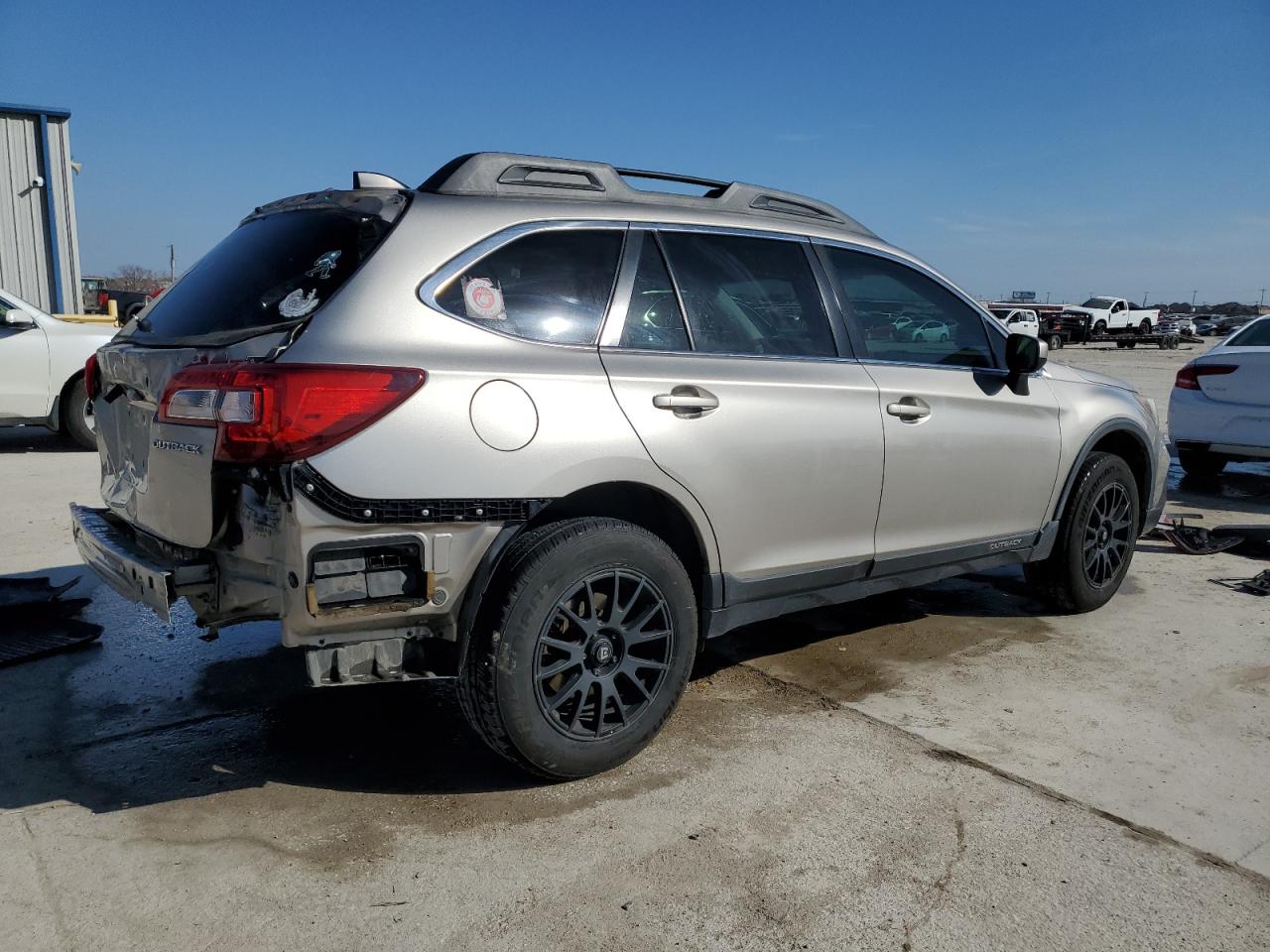 2018 Subaru Outback - Image 3