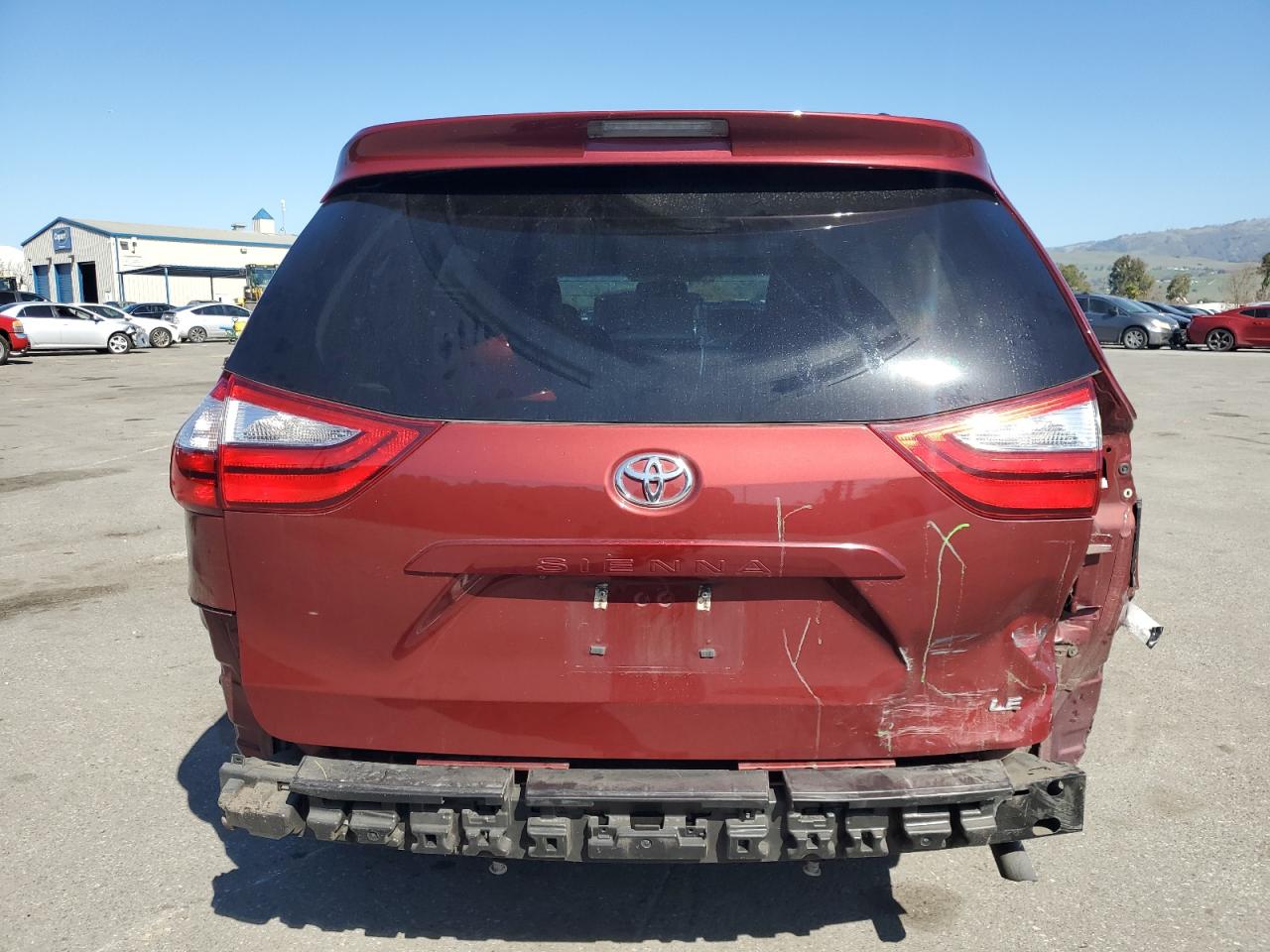 2017 Toyota Sienna - Image 6