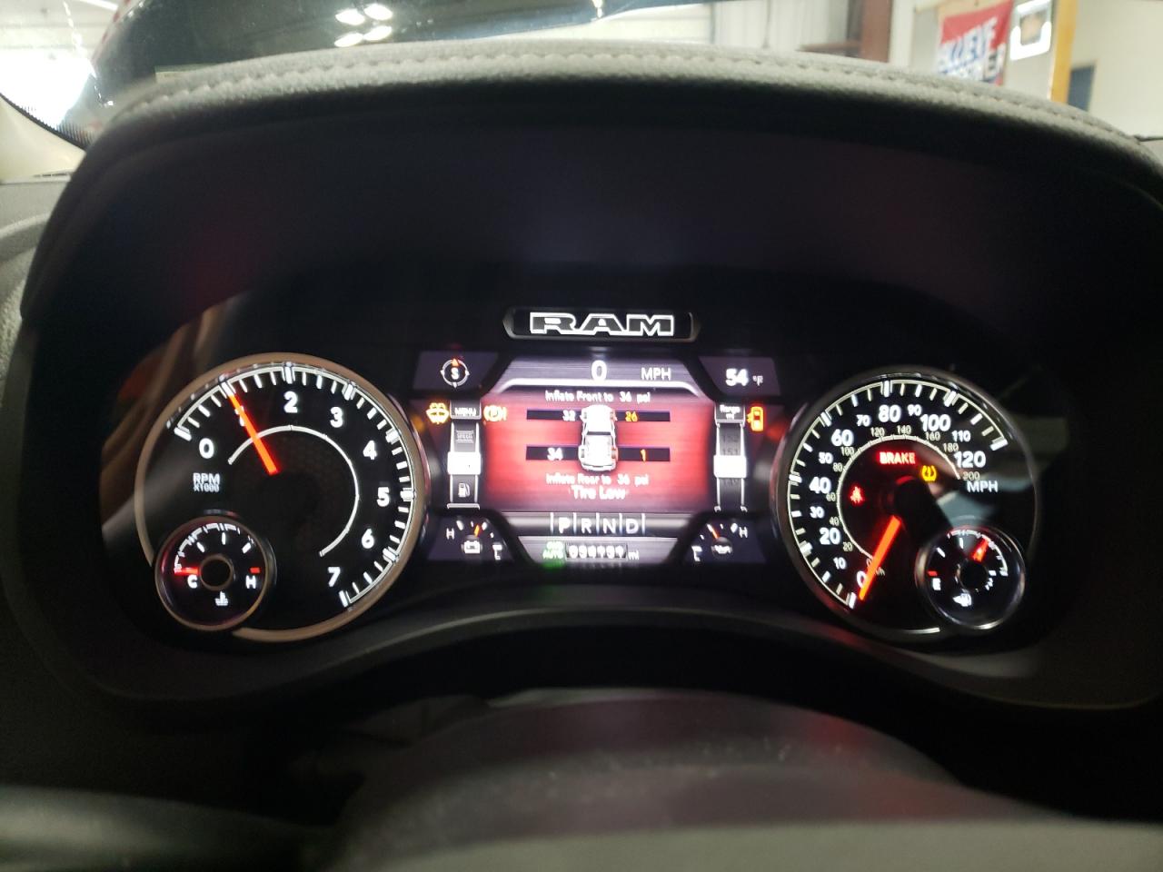2022 RAM 1500 - Image 9