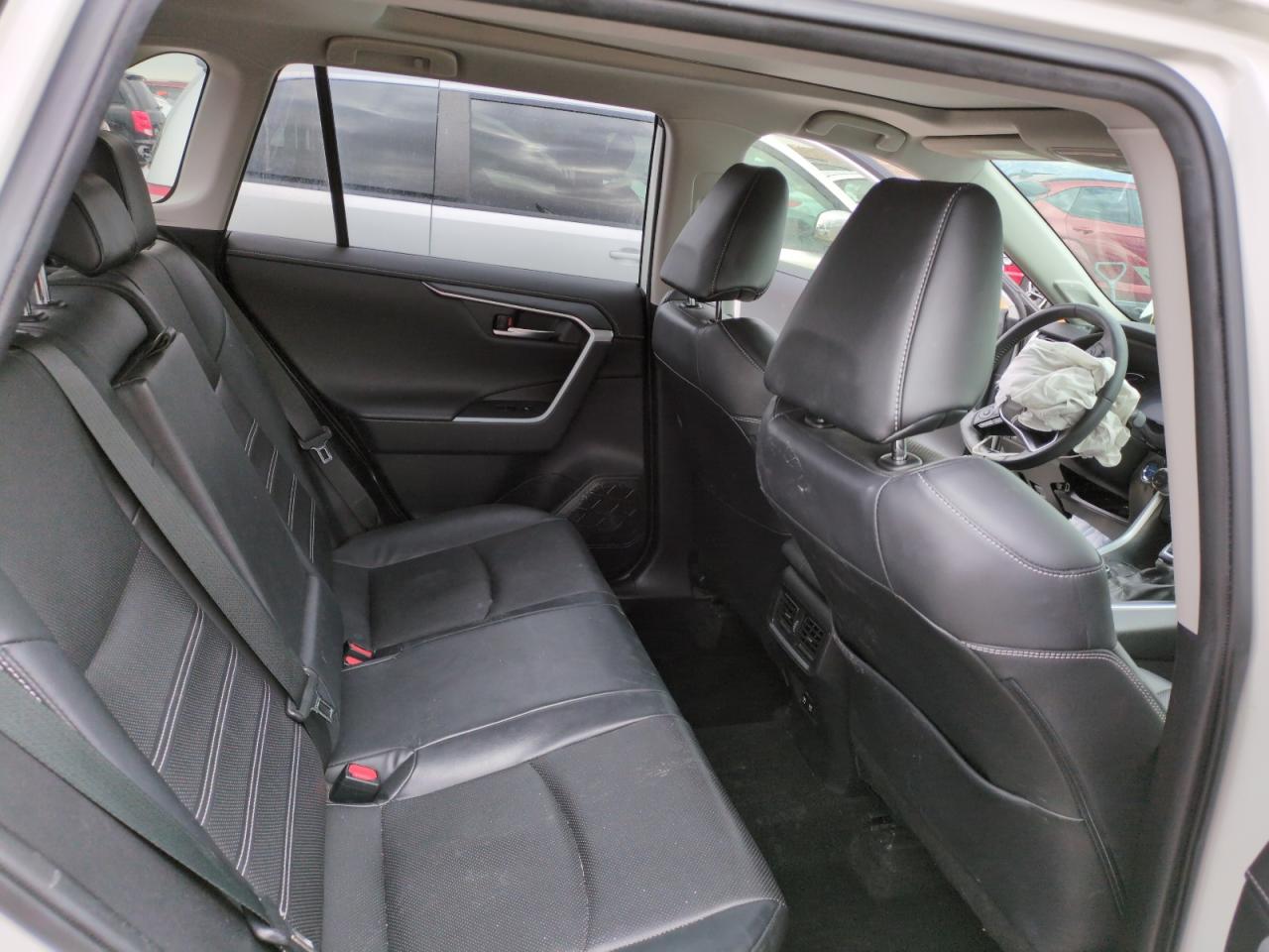 2019 Toyota RAV 4 - Image 10