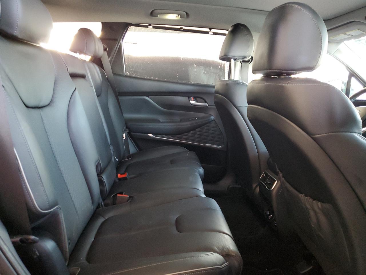 2022 Hyundai Santa Fe - Image 11