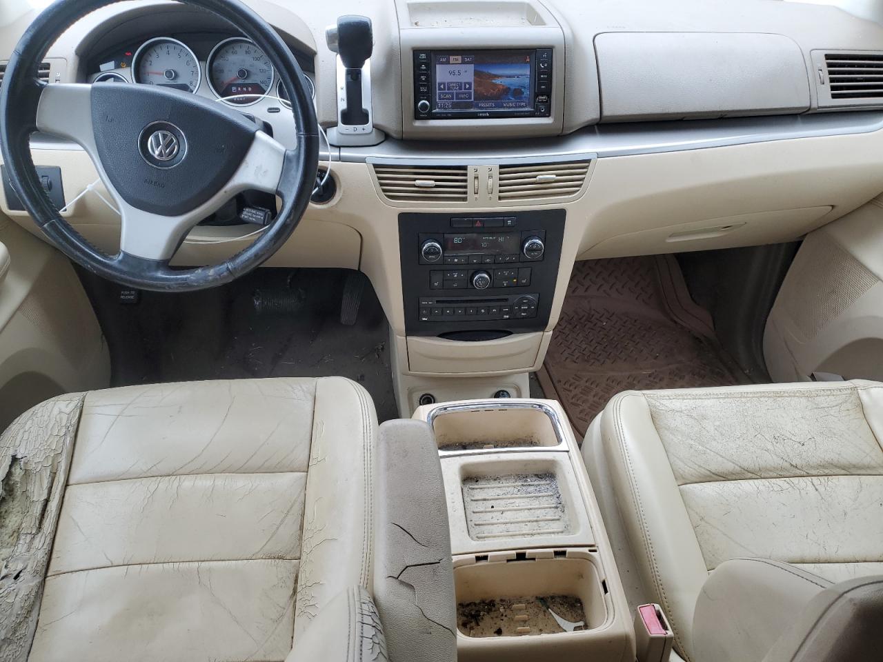 2010 Volkswagen Routan Sel VIN: 2V4RW5DX3AR333557 Lot: 44365425