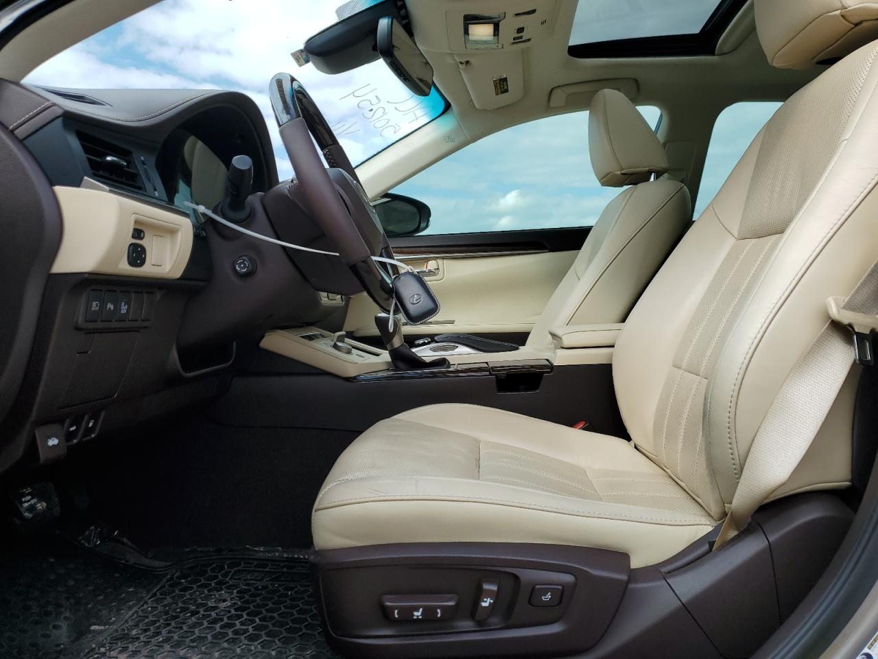 2017 Lexus ES - Image 7
