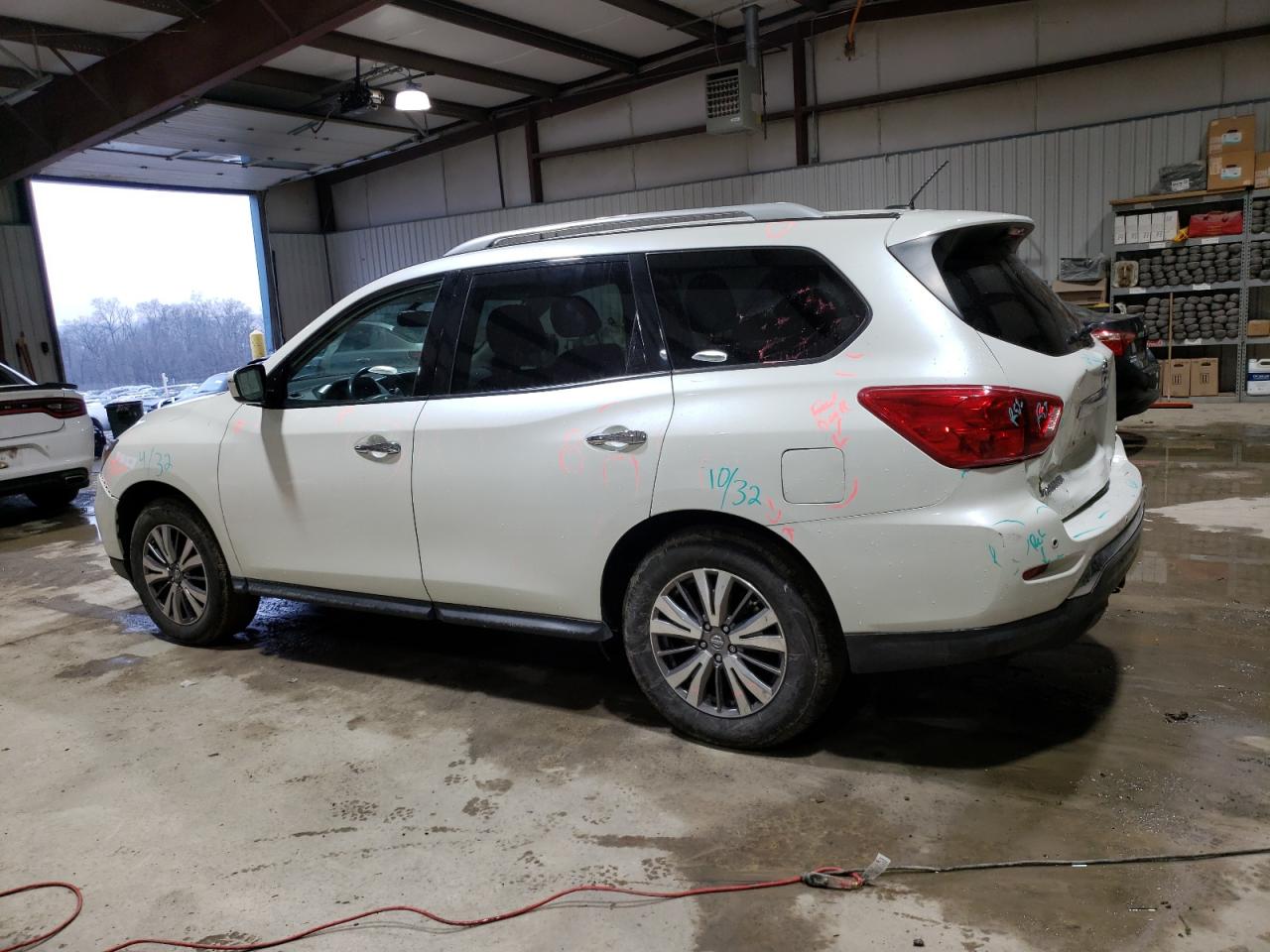 2018 Nissan Pathfinder - Image 2