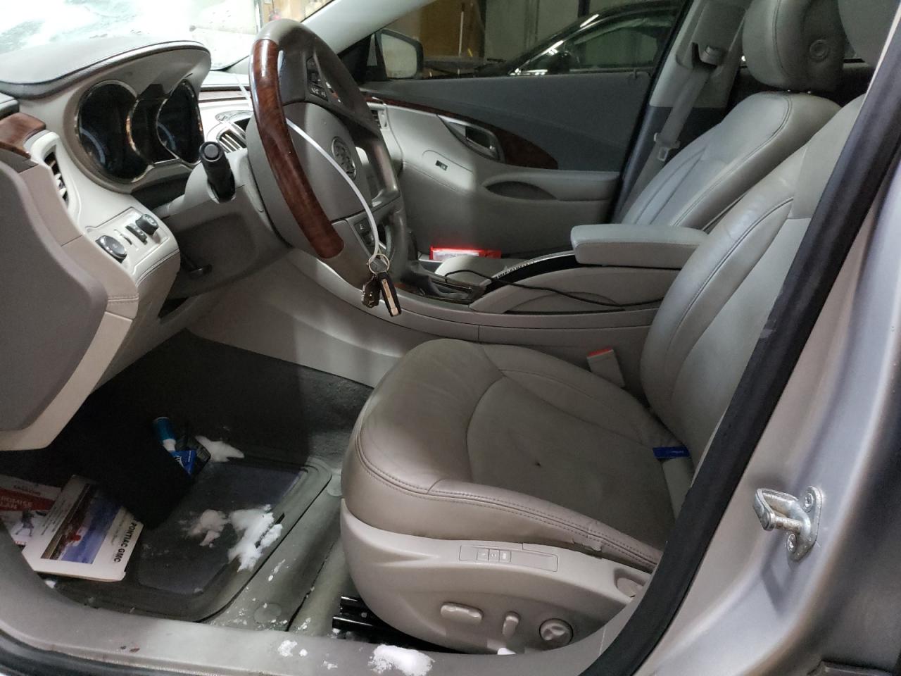2010 Buick LaCrosse - Image 7