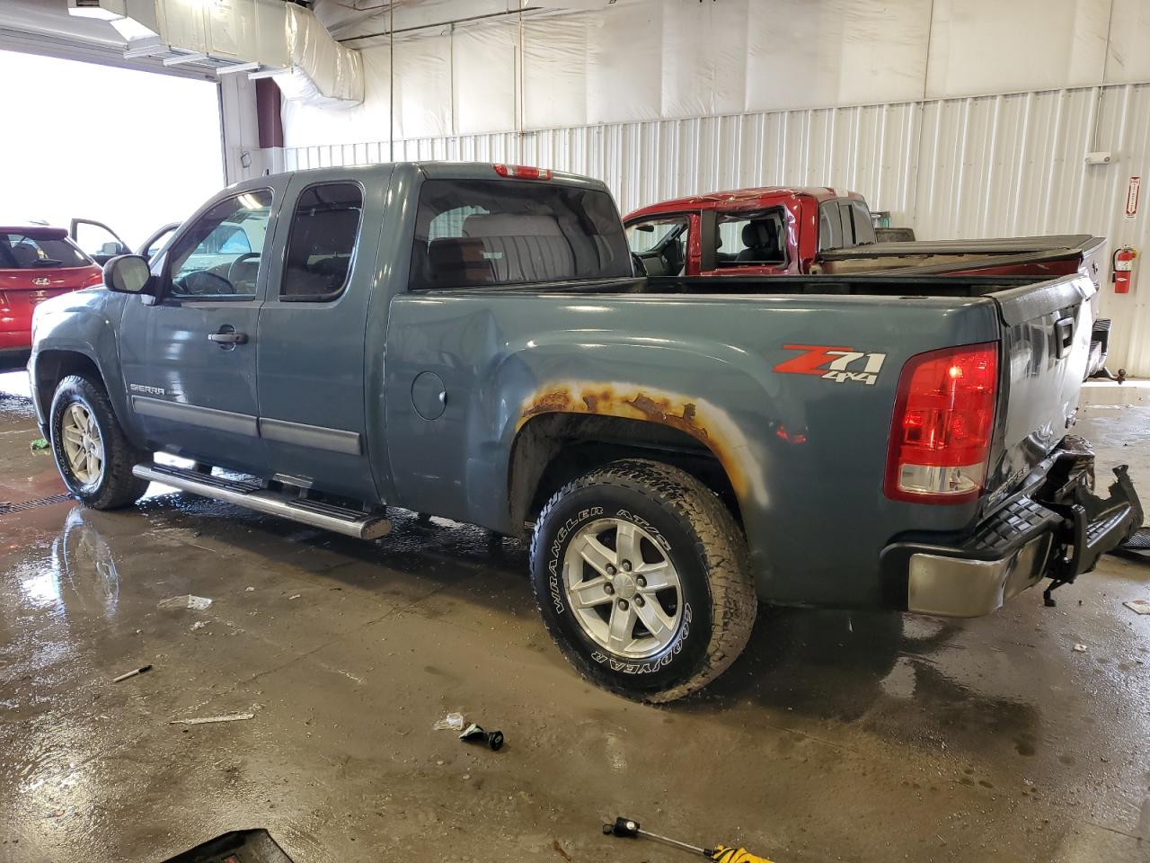 2013 GMC Sierra - Image 2
