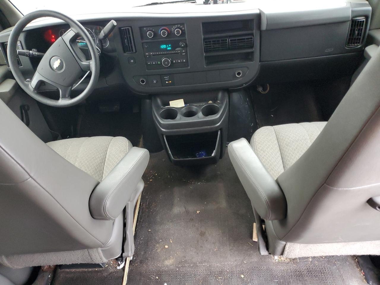 2011 Chevrolet Express - Image 8