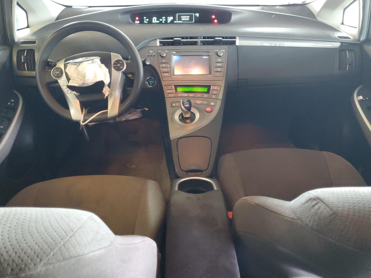 2015 Toyota Prius - Image 8
