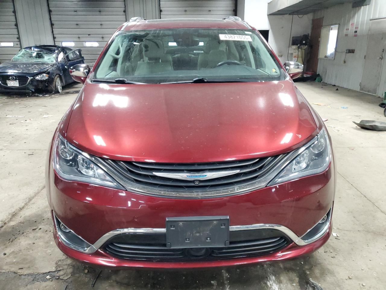 2017 Chrysler Pacifica - Image 5