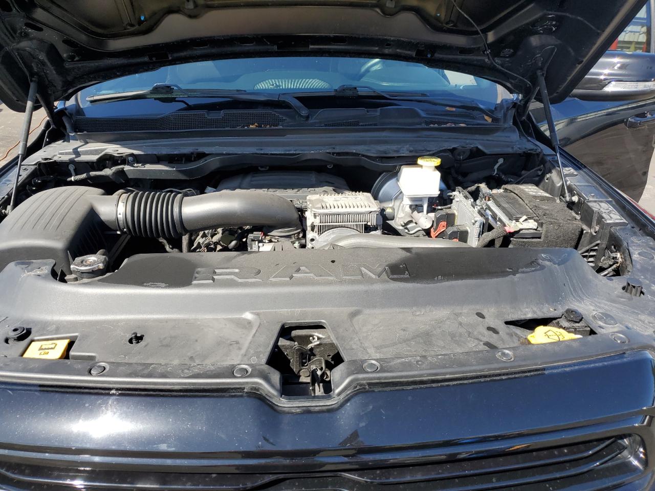 2021 RAM 1500 - Image 11