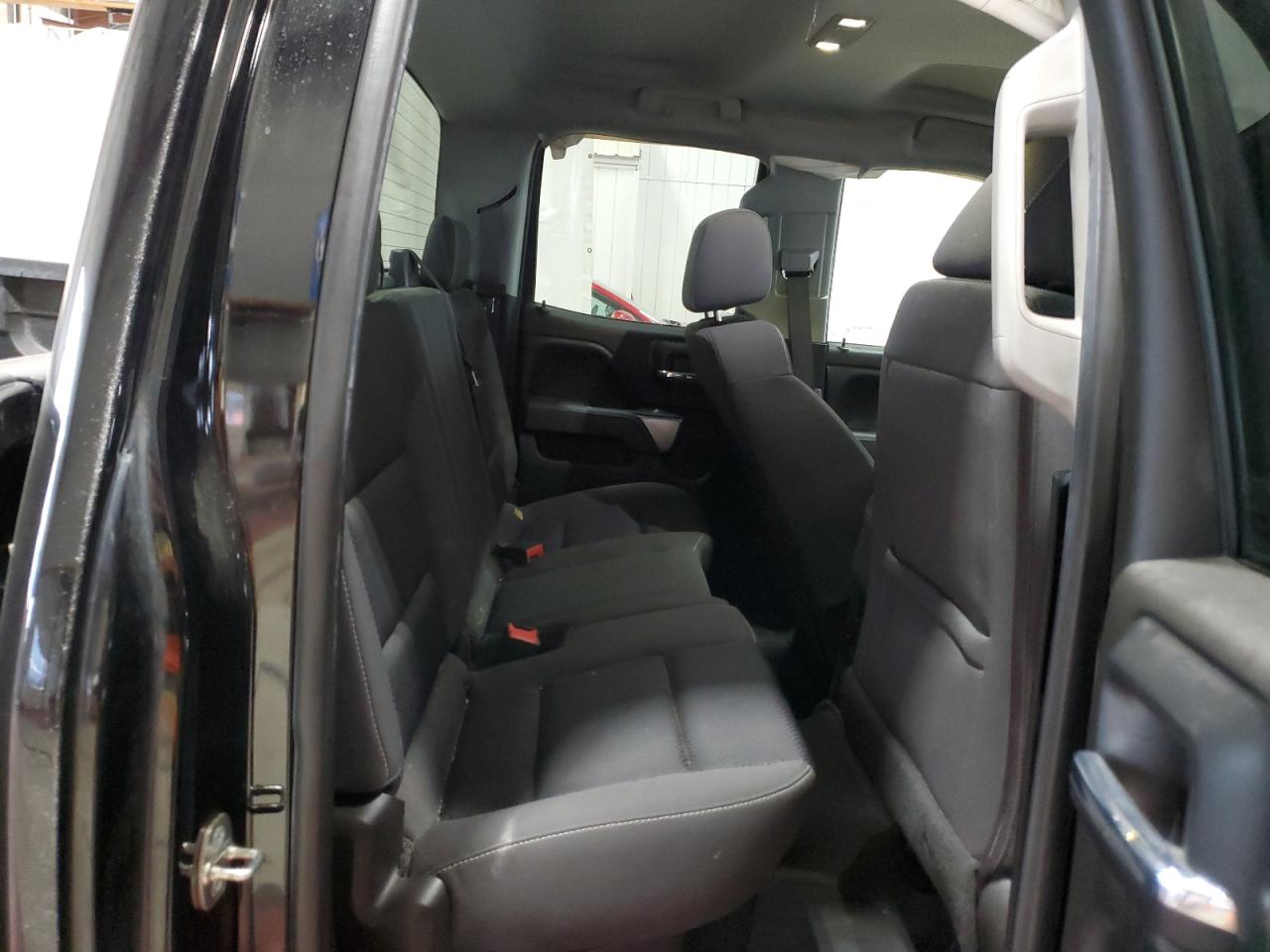 2016 Chevrolet Silverado - Image 11
